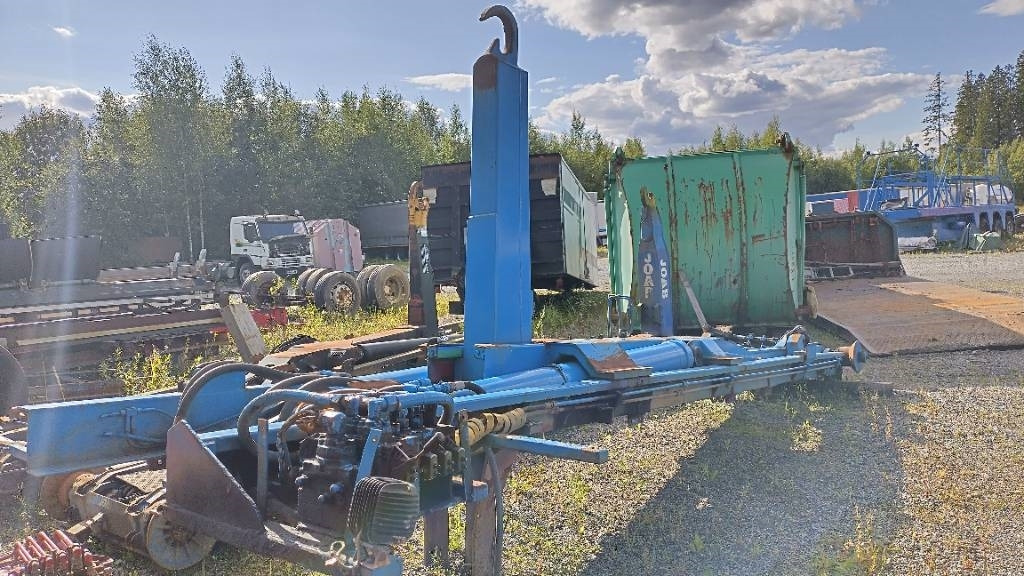 VAK Koukkulaite 22tn 6,6m - Vetëngarkues/ Sistem i fadromës ngarkuese: foto 2 VAK Koukkulaite 22tn 6,6m - Vetëngarkues/ Sistem i fadromës ngarkuese: foto 2
