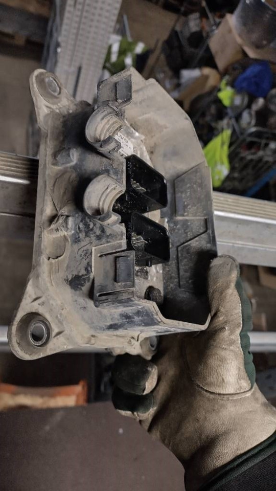 Volvo FCIOMM - Sistemi elektrik për Kamioni: foto 2 Volvo FCIOMM - Sistemi elektrik për Kamioni: foto 2