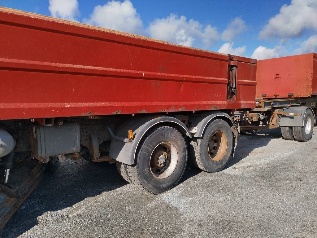 Volvo FH12 aurausvarustus,kasettilava+ Kome kasettikärry - Kamion vetëshkarkues: foto 5 Volvo FH12 aurausvarustus,kasettilava+ Kome kasettikärry - Kamion vetëshkarkues: foto 5