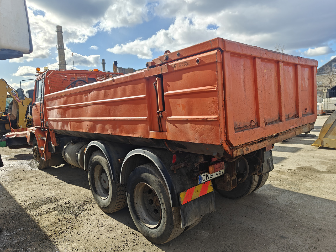 SISU SR 332 - Kamion vetëshkarkues: foto 5 SISU SR 332 - Kamion vetëshkarkues: foto 5