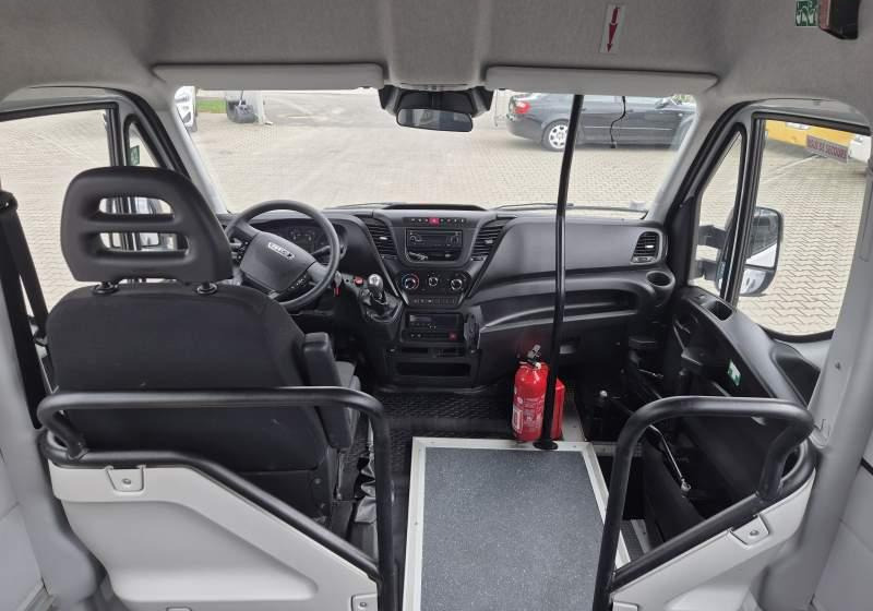 Iveco A60C15 DAILY/SPROWADZONE/EURO 6/92 000 KM - Minibus, Furgon pasagjerësh: foto 4 Iveco A60C15 DAILY/SPROWADZONE/EURO 6/92 000 KM - Minibus, Furgon pasagjerësh: foto 4