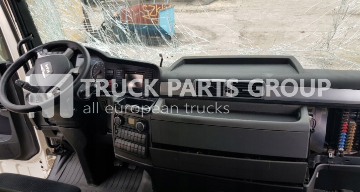 MAN TGX EURO6, EURO 6 emission dashboard, panel right side drive, se control unit - Paneli i aparateve për Kamioni: foto 1 MAN TGX EURO6, EURO 6 emission dashboard, panel right side drive, se control unit - Paneli i aparateve për Kamioni: foto 1