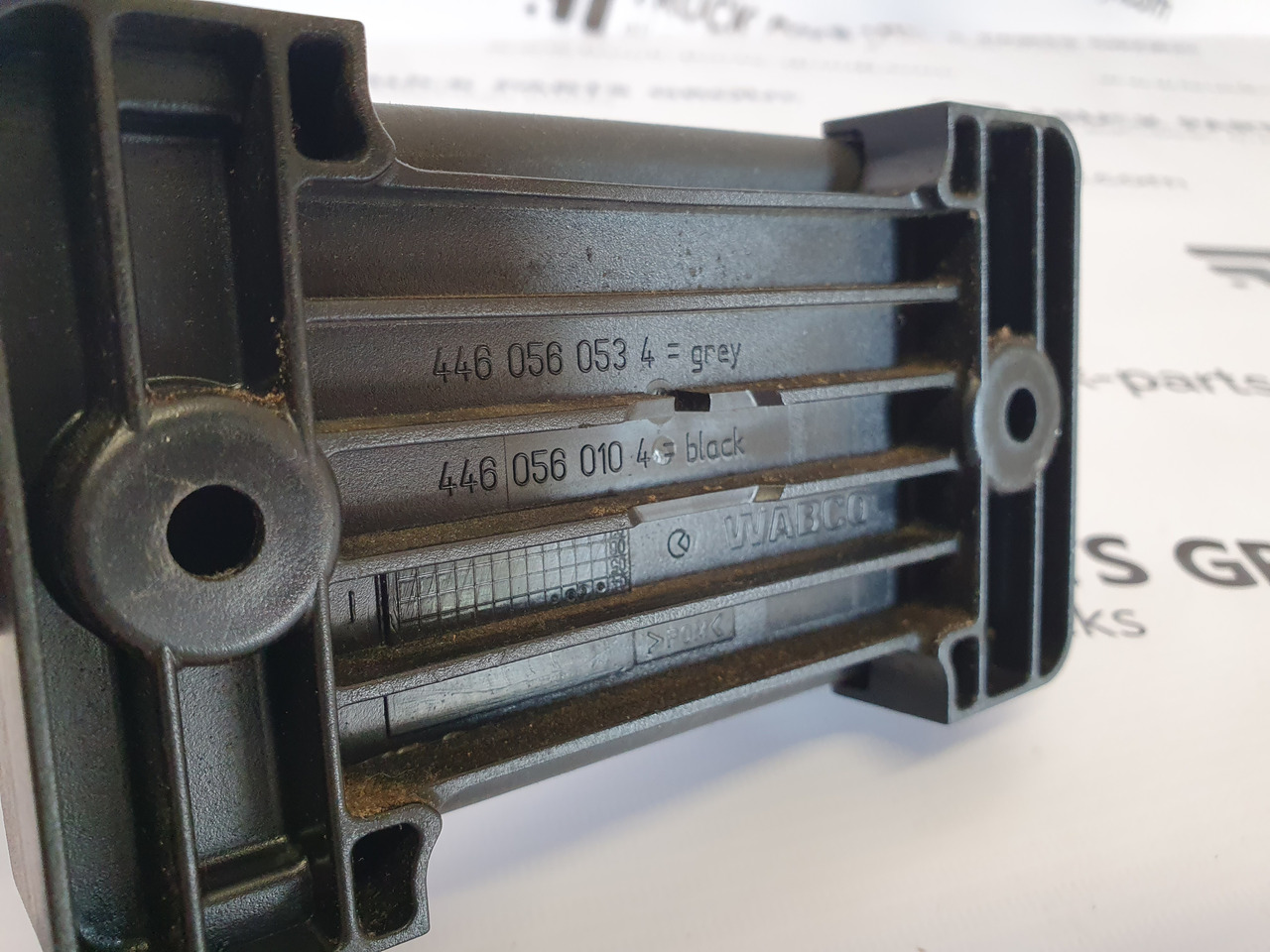 SCANIA SCANIA EURO 3 P, G, R, T series suspension control, suspension remote control 1403270, 1338344, 1374544, 1430269, 4460561260, 4460561310, 4460561460, 4460560534, 4460560104, 1723004, 1498097. - Pezullimi për Kamioni: foto 3 SCANIA SCANIA EURO 3 P, G, R, T series suspension control, suspension remote control 1403270, 1338344, 1374544, 1430269, 4460561260, 4460561310, 4460561460, 4460560534, 4460560104, 1723004, 1498097. - Pezullimi për Kamioni: foto 3