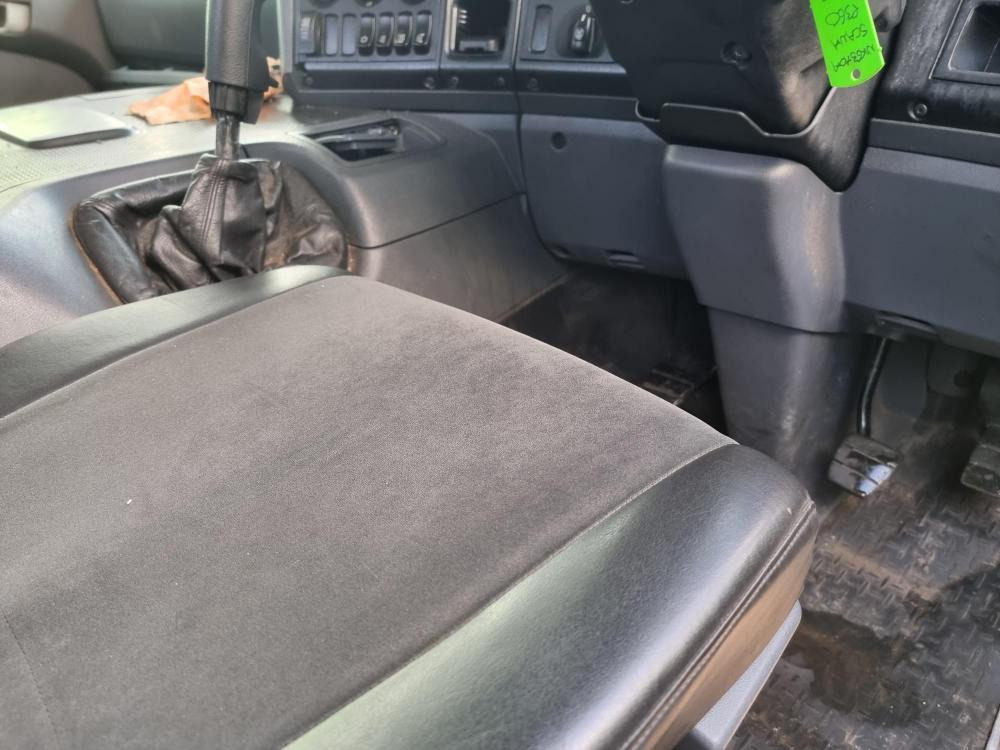 Scania P360 - Gjysmë-kamion: foto 3 Scania P360 - Gjysmë-kamion: foto 3