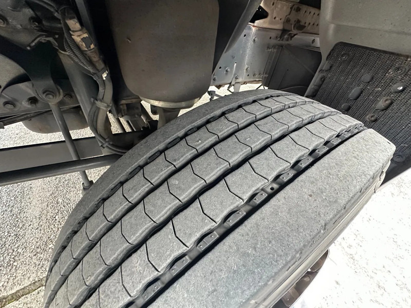 MAN TGM 15.250 / NL TRUCK / EURO 5 / SLIDING ROOF / BOX + TAILLIFT / FULL AIR / NAVI - Kamion vagonetë: foto 5 MAN TGM 15.250 / NL TRUCK / EURO 5 / SLIDING ROOF / BOX + TAILLIFT / FULL AIR / NAVI - Kamion vagonetë: foto 5