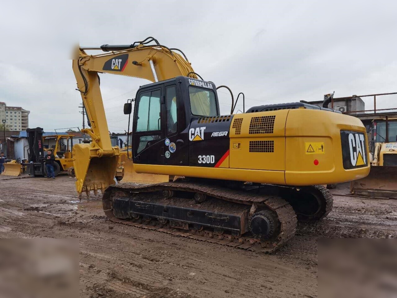 CATERPILLAR 330D - Ekskavator me zinxhirë: foto 1 CATERPILLAR 330D - Ekskavator me zinxhirë: foto 1