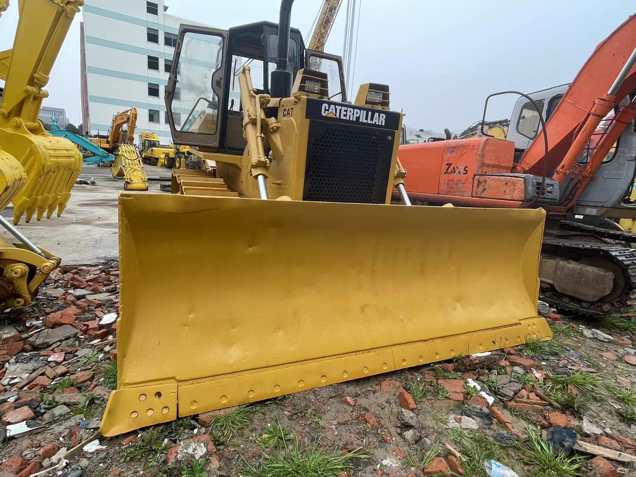 CATERPILLAR D6G - Buldozer: foto 2 CATERPILLAR D6G - Buldozer: foto 2