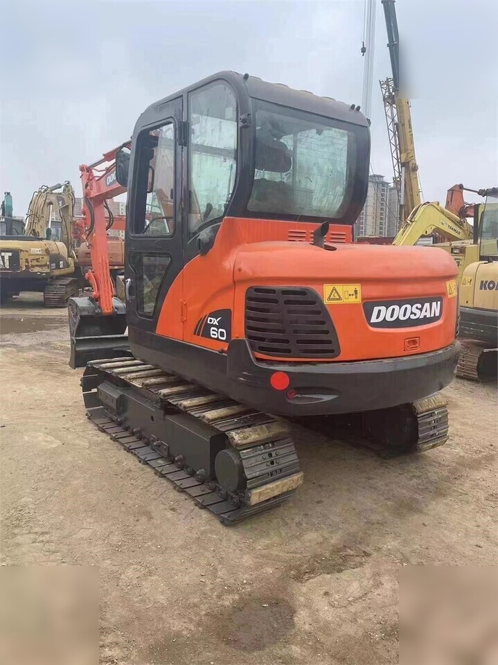 DOOSAN DX60 - Ekskavator me zinxhirë: foto 5 DOOSAN DX60 - Ekskavator me zinxhirë: foto 5