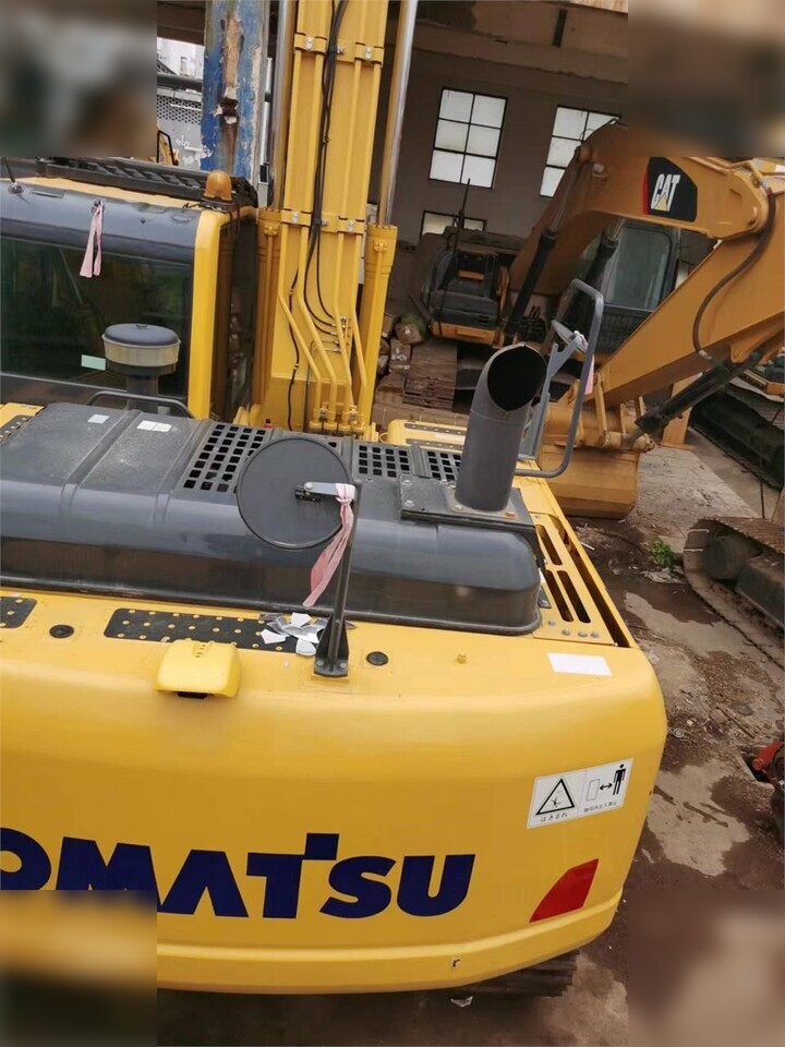 KOMATSU PC200 - Ekskavator me zinxhirë: foto 5 KOMATSU PC200 - Ekskavator me zinxhirë: foto 5