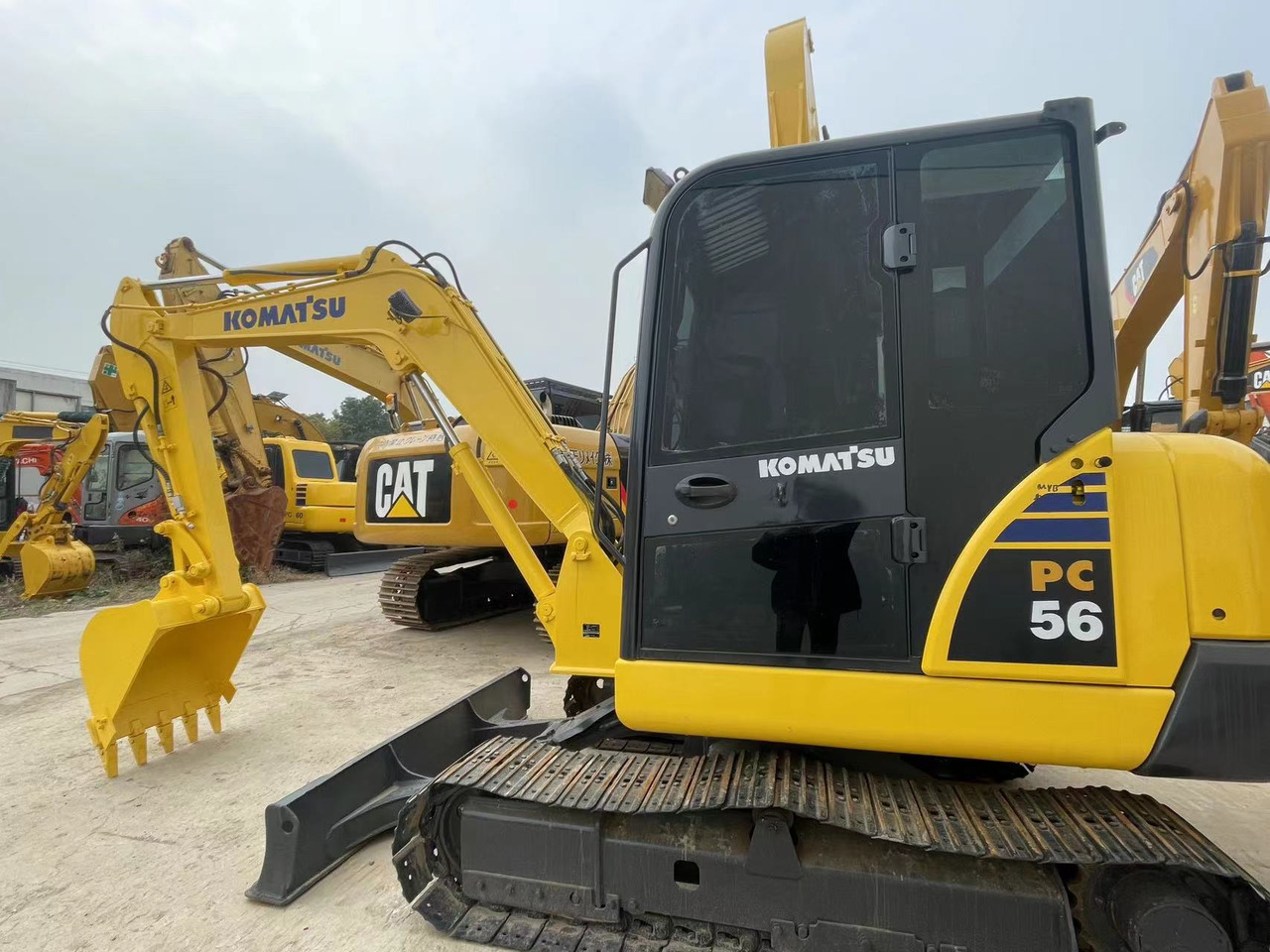 KOMATSU PC56-7 - Makineri ndërtimi: foto 1 KOMATSU PC56-7 - Makineri ndërtimi: foto 1