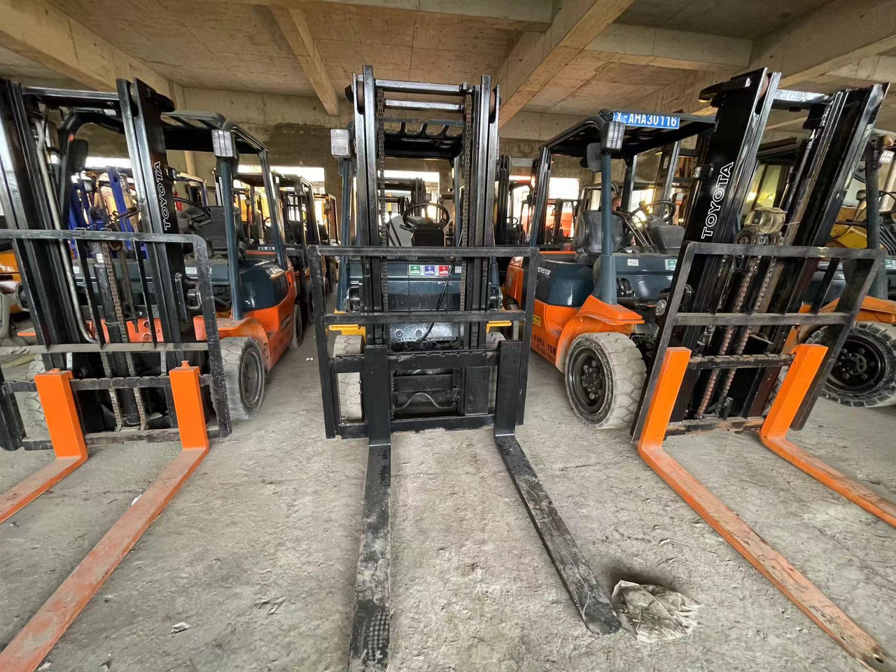 TOYOTA 62-7FD30 - Makineri ndërtimi: foto 1 TOYOTA 62-7FD30 - Makineri ndërtimi: foto 1