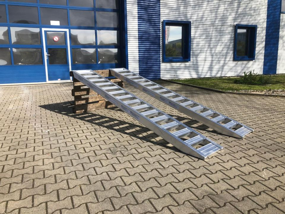Alurampen Satz 2,5m 2000KG Minibagger Minilader Quad Auffahrrampe *INKL.19% MWST* - Rampa e ngarkimit: foto 3 Alurampen Satz 2,5m 2000KG Minibagger Minilader Quad Auffahrrampe *INKL.19% MWST* - Rampa e ngarkimit: foto 3