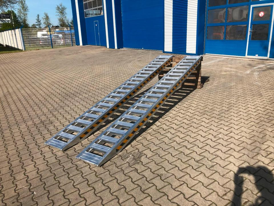 Alurampen Satz 4m 4000KG Minibagger Minilader Quad Auffahrrampe *INKL.19% MWST* - Rampa e ngarkimit: foto 2 Alurampen Satz 4m 4000KG Minibagger Minilader Quad Auffahrrampe *INKL.19% MWST* - Rampa e ngarkimit: foto 2