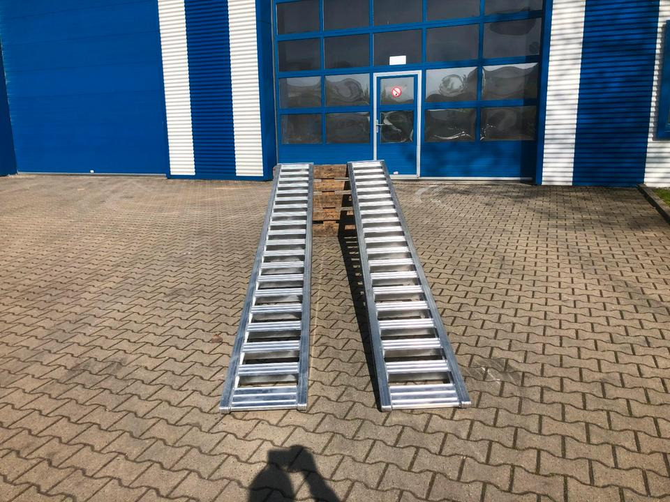 Alurampen Satz 4m 4000KG Minibagger Minilader Quad Auffahrrampe *INKL.19% MWST* - Rampa e ngarkimit: foto 3 Alurampen Satz 4m 4000KG Minibagger Minilader Quad Auffahrrampe *INKL.19% MWST* - Rampa e ngarkimit: foto 3