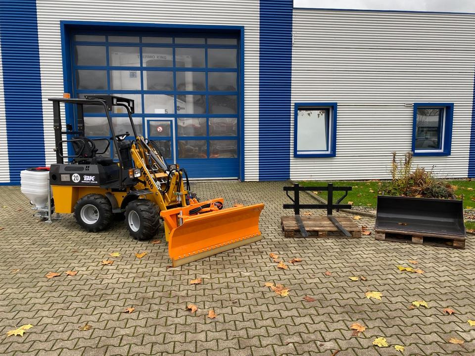 Radlader/Hoflader BK906 inkl. Winter-Komplettpaket *INKL.19% MWST.*BERGER KRAUS*PERKINS*EURO*SOFORT!* - Ngarkues i artikuluar: foto 1 Radlader/Hoflader BK906 inkl. Winter-Komplettpaket *INKL.19% MWST.*BERGER KRAUS*PERKINS*EURO*SOFORT!* - Ngarkues i artikuluar: foto 1
