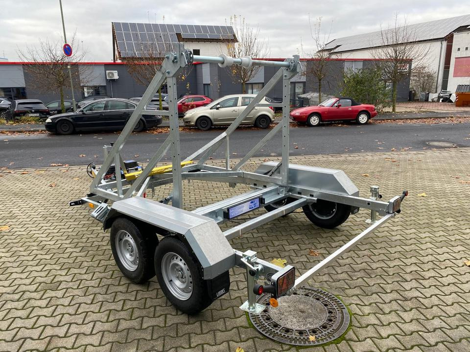 Vermietung / Kabelanhänger 3500KG E-Winde / Nutzlast 2825KG / Kabeltrommel-Anhänger / Glasfaser/ 3 Tage - Rimorkio kabllore: foto 5 Vermietung / Kabelanhänger 3500KG E-Winde / Nutzlast 2825KG / Kabeltrommel-Anhänger / Glasfaser/ 3 Tage - Rimorkio kabllore: foto 5