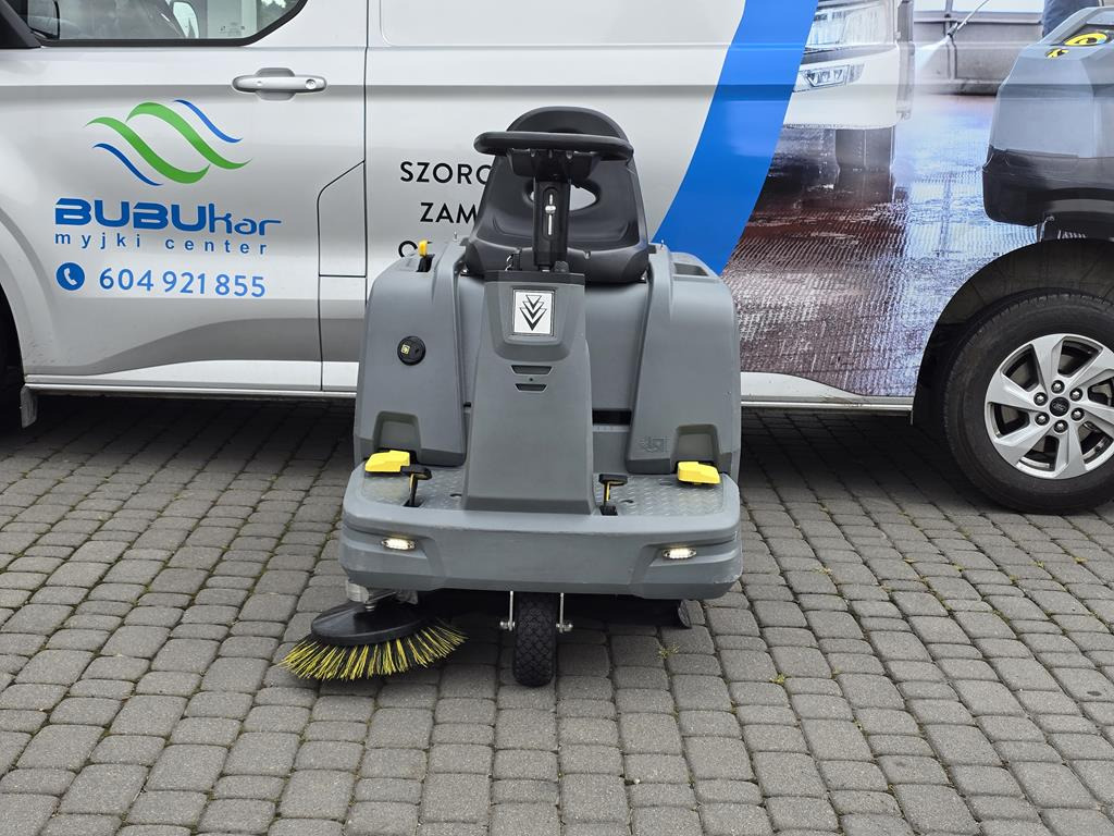 KÄRCHER Zamiatarka KARCHER KM 85/50 R Bp Pack 2019 R 91 HOURS - Makineri fshirëse-thithëse: foto 3 KÄRCHER Zamiatarka KARCHER KM 85/50 R Bp Pack 2019 R 91 HOURS - Makineri fshirëse-thithëse: foto 3