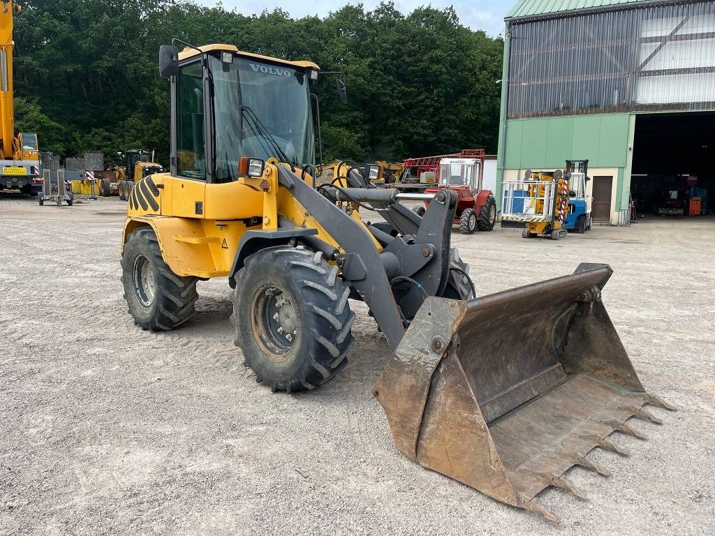Volvo L 35 B-Z - Fadrom me goma: foto 2 Volvo L 35 B-Z - Fadrom me goma: foto 2