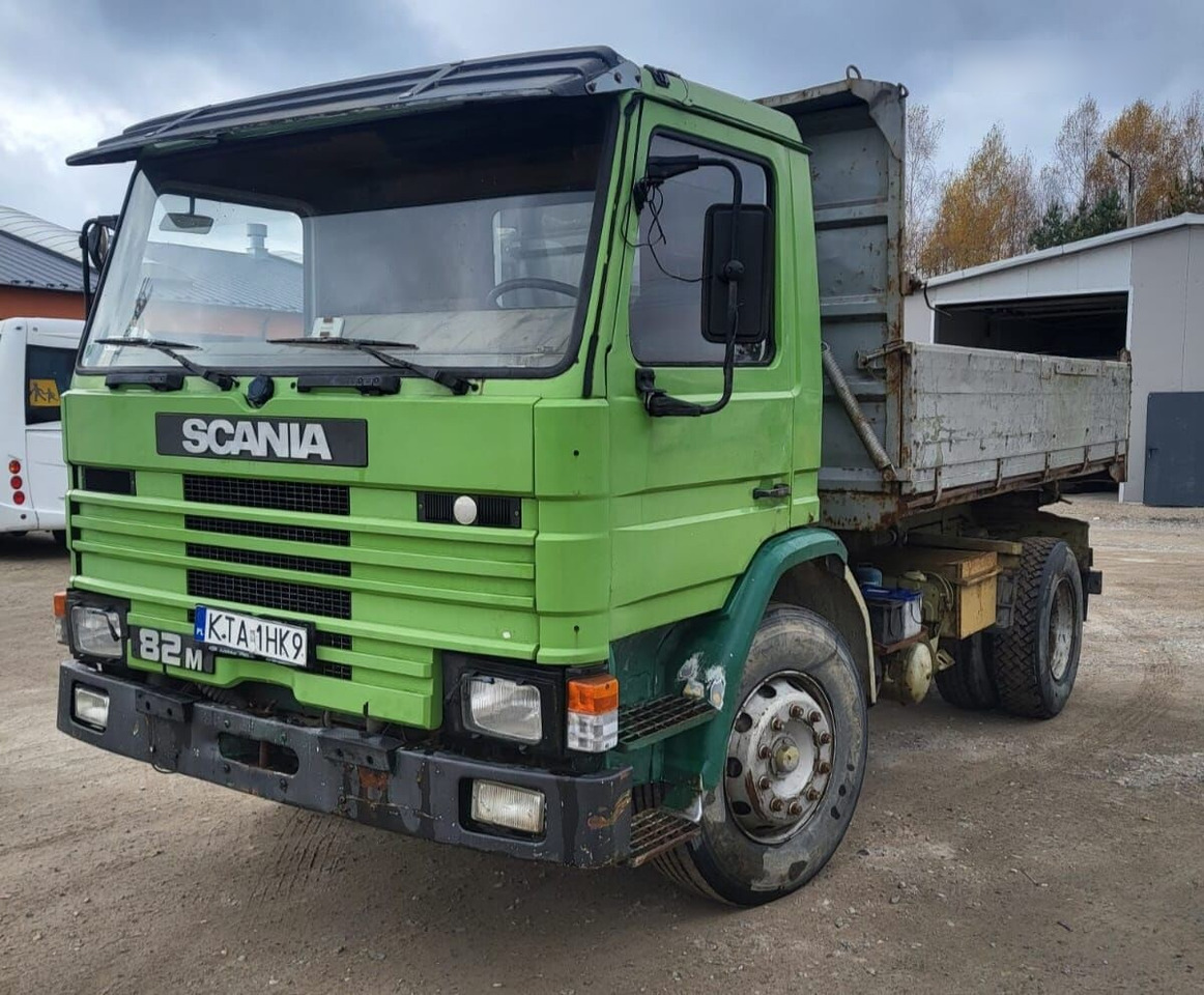 Scania 82M - Kamion vetëshkarkues: foto 1 Scania 82M - Kamion vetëshkarkues: foto 1