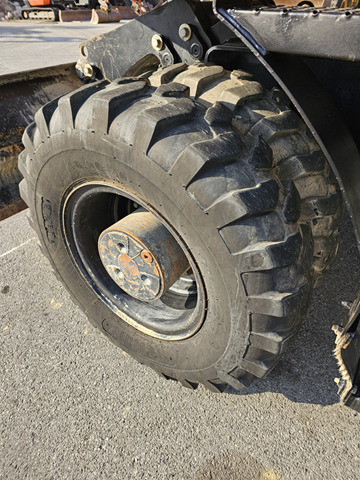 Ekskavator me goma CATERPILLAR M318F: foto 21