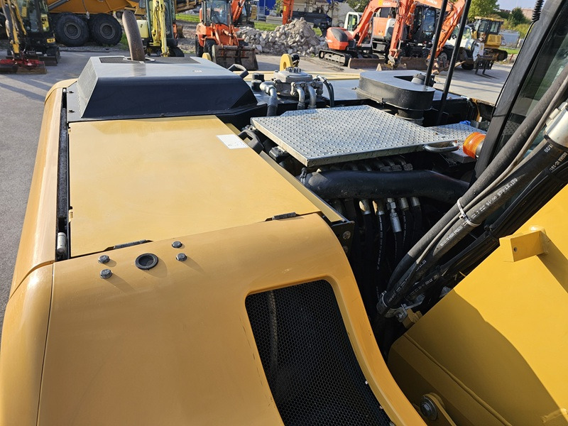 Ekskavator me goma CATERPILLAR M318F: foto 13