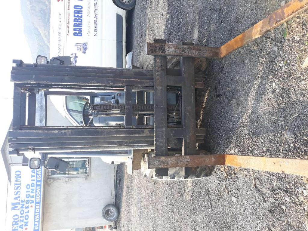 Ausa C200HX4 - Ngarkues me pirun për terren të ashpër: foto 2 Ausa C200HX4 - Ngarkues me pirun për terren të ashpër: foto 2