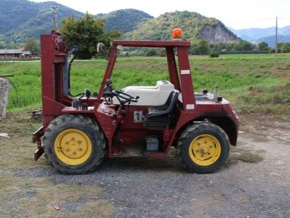 Manitou MC20P - Ngarkues me pirun për terren të ashpër: foto 1 Manitou MC20P - Ngarkues me pirun për terren të ashpër: foto 1