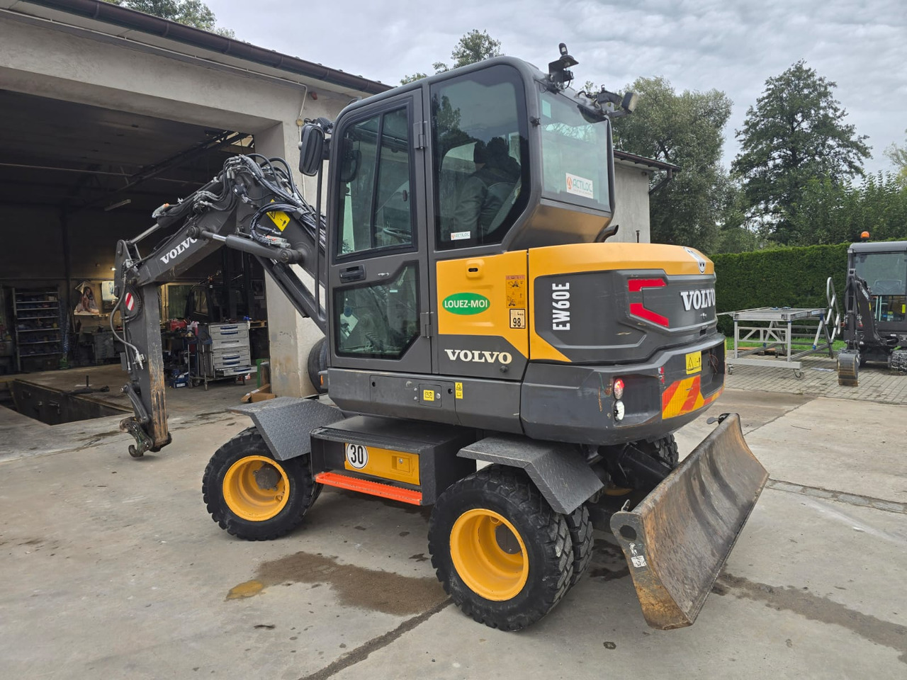 VOLVO EW 60E - Ekskavator me goma: foto 3 VOLVO EW 60E - Ekskavator me goma: foto 3