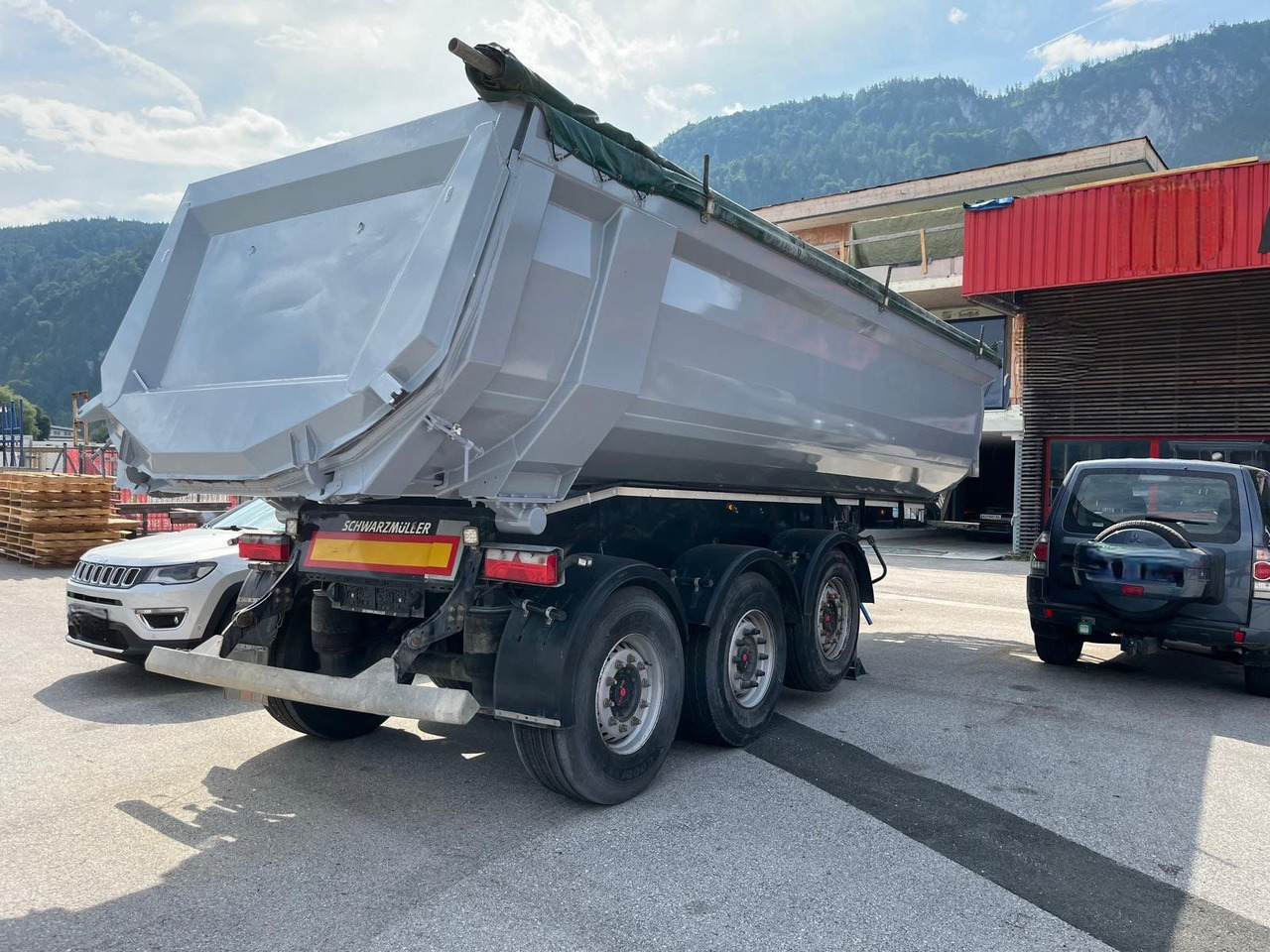 Schwarzmüller Hardox - Gjysmë rimorkio vetëshkarkuese: foto 1 Schwarzmüller Hardox - Gjysmë rimorkio vetëshkarkuese: foto 1