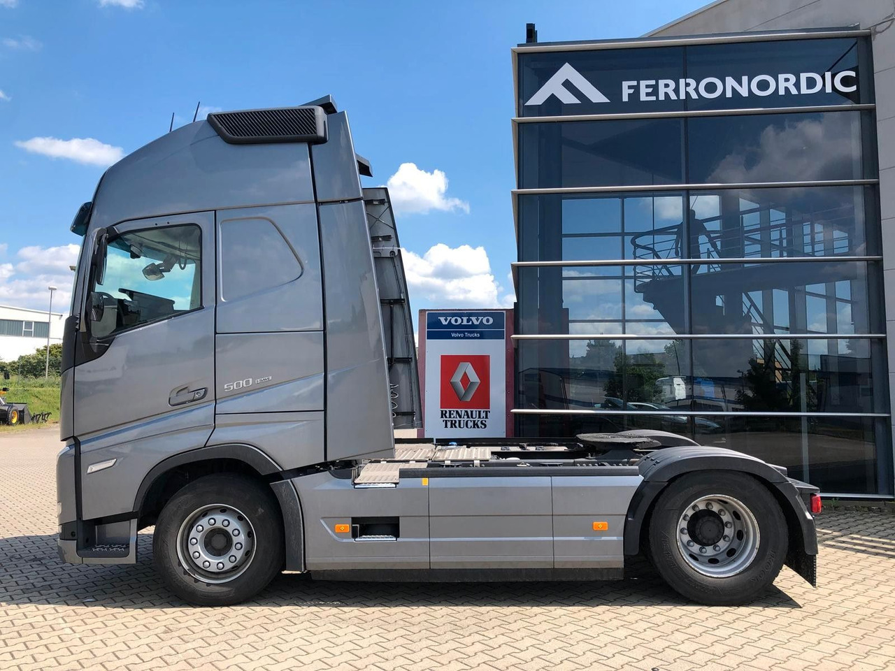 Volvo FH500 XL*TurboComp*2Tanks*Standklima*Navi*VDS - Gjysmë-kamion: foto 5 Volvo FH500 XL*TurboComp*2Tanks*Standklima*Navi*VDS - Gjysmë-kamion: foto 5
