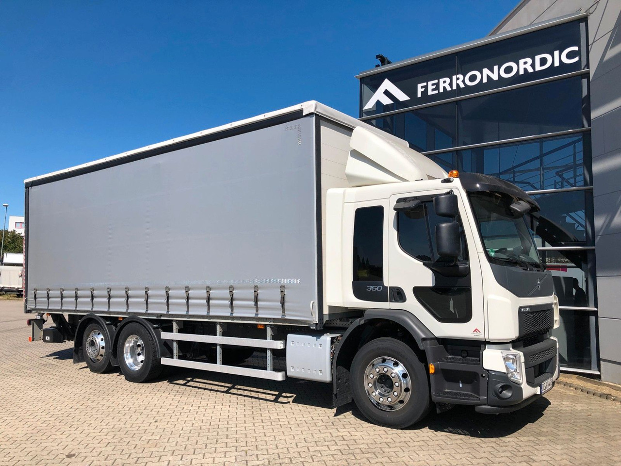Volvo FE 350 26T 6x2 Lenkachse*ALU*LBW*EDSCHA - Kamion me tendë: foto 1 Volvo FE 350 26T 6x2 Lenkachse*ALU*LBW*EDSCHA - Kamion me tendë: foto 1