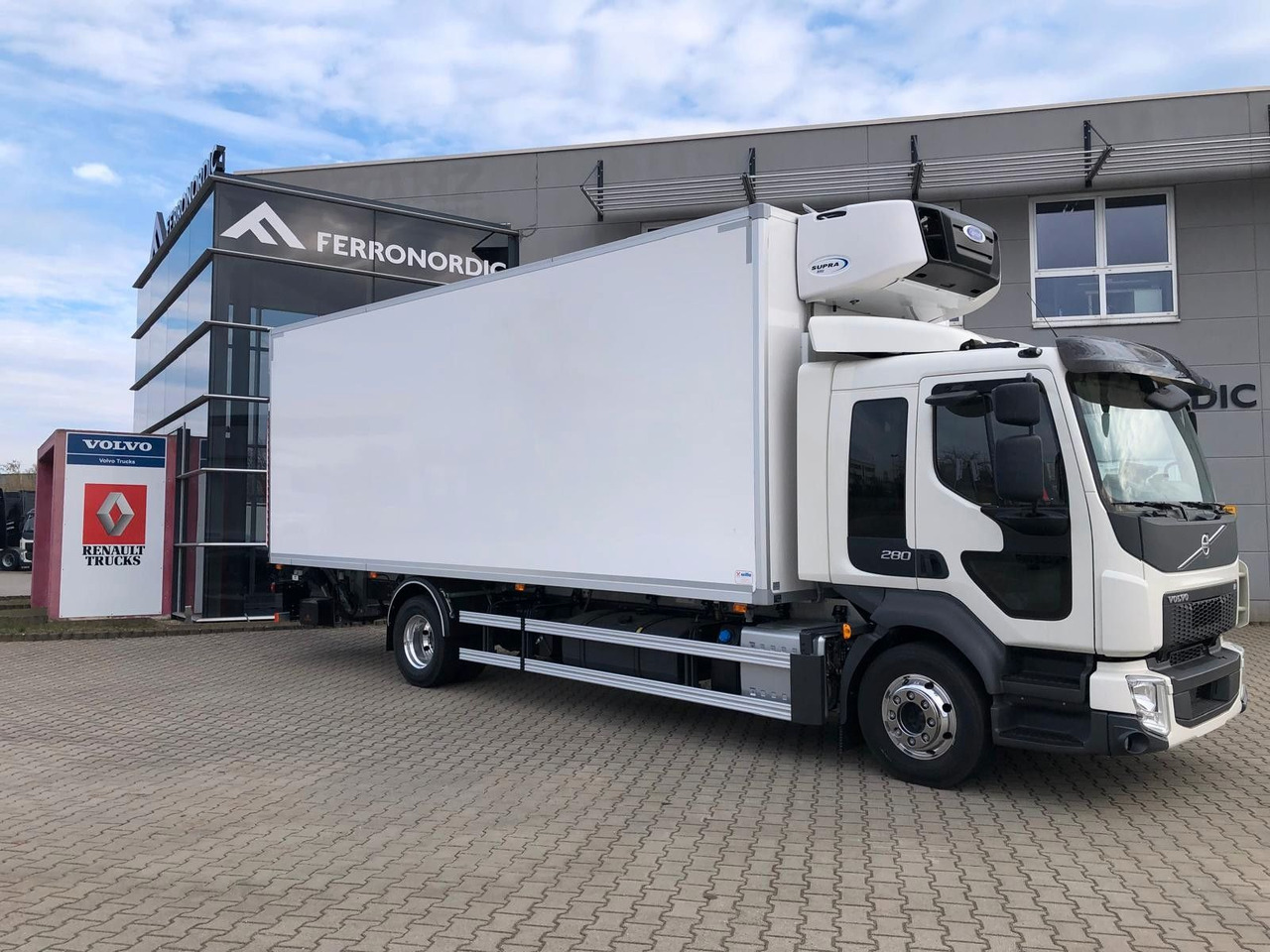 Volvo FL16.280 VollLuft*LBW *Carrier Supra850*a.Miete - Kamion frigorifer: foto 1 Volvo FL16.280 VollLuft*LBW *Carrier Supra850*a.Miete - Kamion frigorifer: foto 1