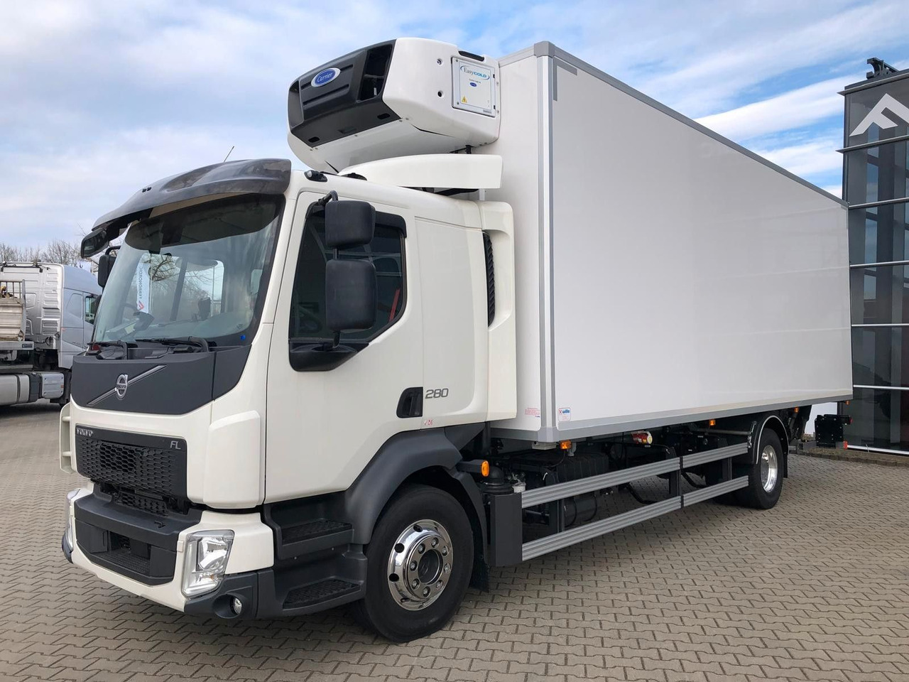 Volvo FL16.280 VollLuft*LBW *Carrier Supra850*a.Miete - Kamion frigorifer: foto 2 Volvo FL16.280 VollLuft*LBW *Carrier Supra850*a.Miete - Kamion frigorifer: foto 2