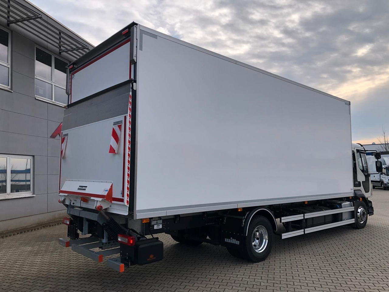 Volvo FL16.280 VollLuft*LBW *Carrier Supra850*a.Miete - Kamion frigorifer: foto 4 Volvo FL16.280 VollLuft*LBW *Carrier Supra850*a.Miete - Kamion frigorifer: foto 4