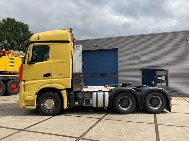 Mercedes-Benz Actros 3351 6x4 - Gjysmë-kamion: foto 2 Mercedes-Benz Actros 3351 6x4 - Gjysmë-kamion: foto 2