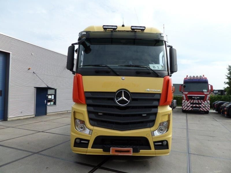 Mercedes-Benz Actros 3351 6x4 - Gjysmë-kamion: foto 2 Mercedes-Benz Actros 3351 6x4 - Gjysmë-kamion: foto 2