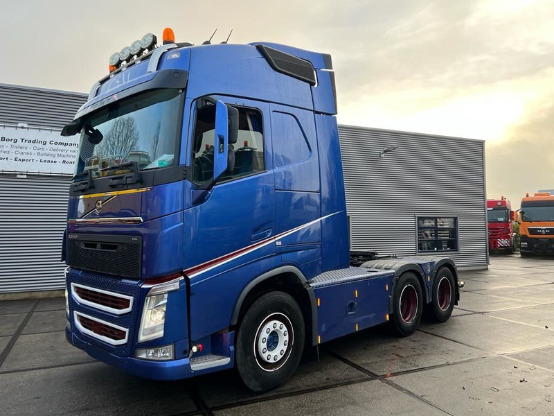 Volvo FH 13.500 6x4 Tandem lift - Gjysmë-kamion: foto 1 Volvo FH 13.500 6x4 Tandem lift - Gjysmë-kamion: foto 1