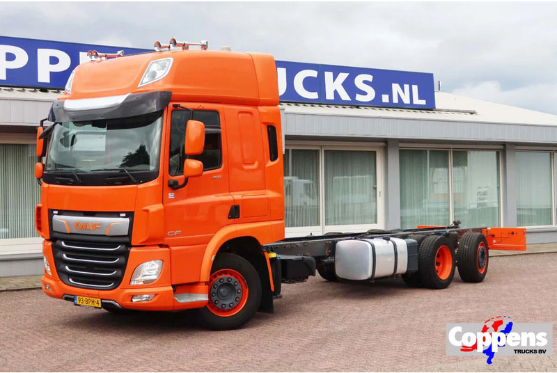 DAF CF 450 Chassis Cabine Slaap Cabine 2x Bed - Kamion kabinë-shasi: foto 1 DAF CF 450 Chassis Cabine Slaap Cabine 2x Bed - Kamion kabinë-shasi: foto 1