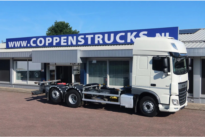 DAF XF 106.450 Wissellaadbaksysteem / Chassis - Transportjer kontejnerësh/ Kamion me karroceri të çmontueshme: foto 2 DAF XF 106.450 Wissellaadbaksysteem / Chassis - Transportjer kontejnerësh/ Kamion me karroceri të çmontueshme: foto 2