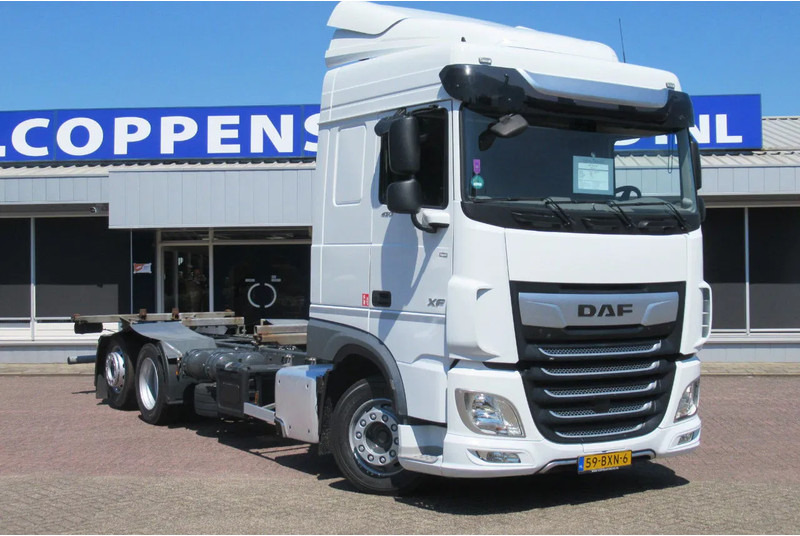DAF XF 450 FAR BDF Systeem - Transportjer kontejnerësh/ Kamion me karroceri të çmontueshme: foto 2 DAF XF 450 FAR BDF Systeem - Transportjer kontejnerësh/ Kamion me karroceri të çmontueshme: foto 2
