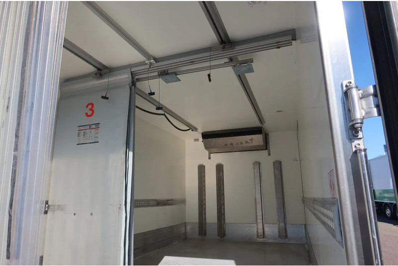 FUSO Canter Thermoking T 600R Koel/Vries + Laadklep - Kamion frigorifer: foto 3 FUSO Canter Thermoking T 600R Koel/Vries + Laadklep - Kamion frigorifer: foto 3