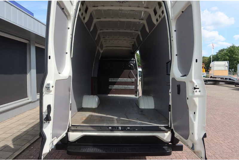 Iveco 70-C 18 Automaat L3H3 C RIJBEWIJS - Furgon: foto 4 Iveco 70-C 18 Automaat L3H3 C RIJBEWIJS - Furgon: foto 4