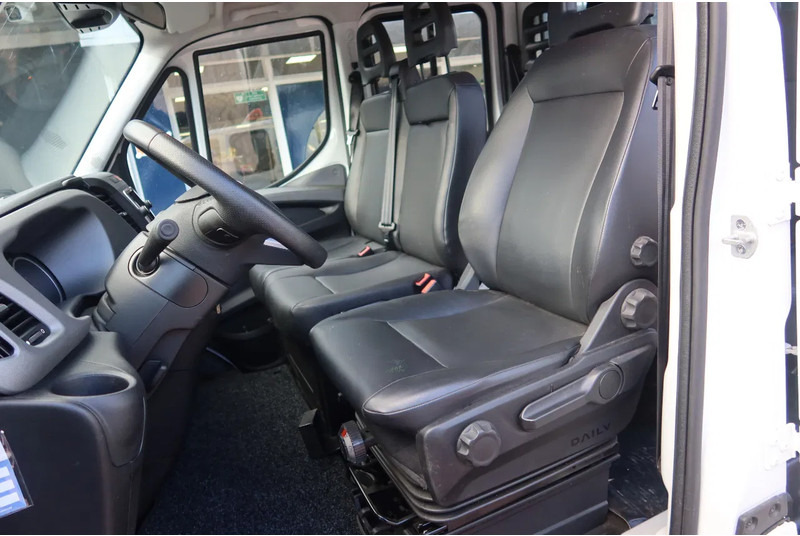 Iveco Daily 35C16 HI Matic Dubbele cabine open 7 persoons uitvoering. Dubbel lucht achter as. 3.0 L motor - Kamioncine me karroceri, Kamioncine dopio kabinë: foto 4 Iveco Daily 35C16 HI Matic Dubbele cabine open 7 persoons uitvoering. Dubbel lucht achter as. 3.0 L motor - Kamioncine me karroceri, Kamioncine dopio kabinë: foto 4