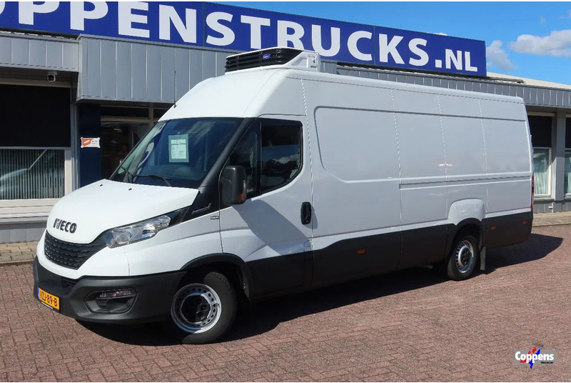Iveco Daily 35S16 Iveco 35S16 L3/H2 Koel/Vries/ verwarmen Carrier Xarios 350 + 220 volt nacht aansluiting - Furgon frigorifer: foto 1 Iveco Daily 35S16 Iveco 35S16 L3/H2 Koel/Vries/ verwarmen Carrier Xarios 350 + 220 volt nacht aansluiting - Furgon frigorifer: foto 1