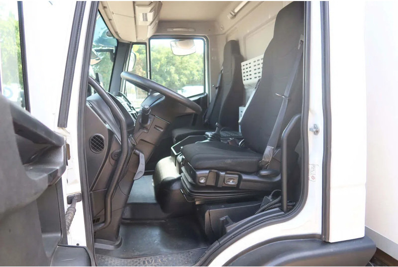 Iveco EuroCargo 120 El 210L Carrier Supra 850 MT Koel/Vries+Klep Bitemp met verplaatsbare wand - Kamion frigorifer: foto 5 Iveco EuroCargo 120 El 210L Carrier Supra 850 MT Koel/Vries+Klep Bitemp met verplaatsbare wand - Kamion frigorifer: foto 5