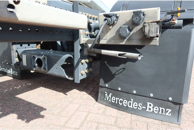 Mercedes-Benz Actros 2642 LL Giga Space Wisselbare opbouw/chassis cabine + lift as - Transportjer kontejnerësh/ Kamion me karroceri të çmontueshme: foto 5 Mercedes-Benz Actros 2642 LL Giga Space Wisselbare opbouw/chassis cabine + lift as - Transportjer kontejnerësh/ Kamion me karroceri të çmontueshme: foto 5
