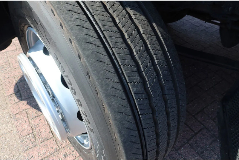 Mercedes-Benz Antos 2127 L Bak + klep 2000 kg Euro 6 - Kamion vagonetë: foto 5 Mercedes-Benz Antos 2127 L Bak + klep 2000 kg Euro 6 - Kamion vagonetë: foto 5