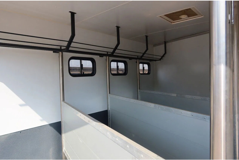 Mercedes-Benz Atego 816 L 3 Paarden/4 Ponies Nieuwe APK + nieuwe accu. - Kamion për kuaj: foto 3 Mercedes-Benz Atego 816 L 3 Paarden/4 Ponies Nieuwe APK + nieuwe accu. - Kamion për kuaj: foto 3