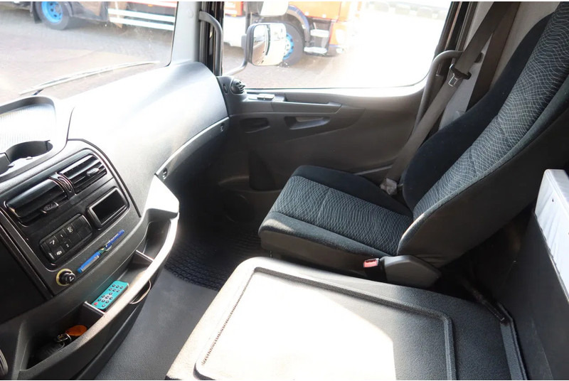 Mercedes-Benz Atego 818 818 L Bak+ Klep 1500 kg. Geisoleerd dak - Kamion vagonetë: foto 5 Mercedes-Benz Atego 818 818 L Bak+ Klep 1500 kg. Geisoleerd dak - Kamion vagonetë: foto 5