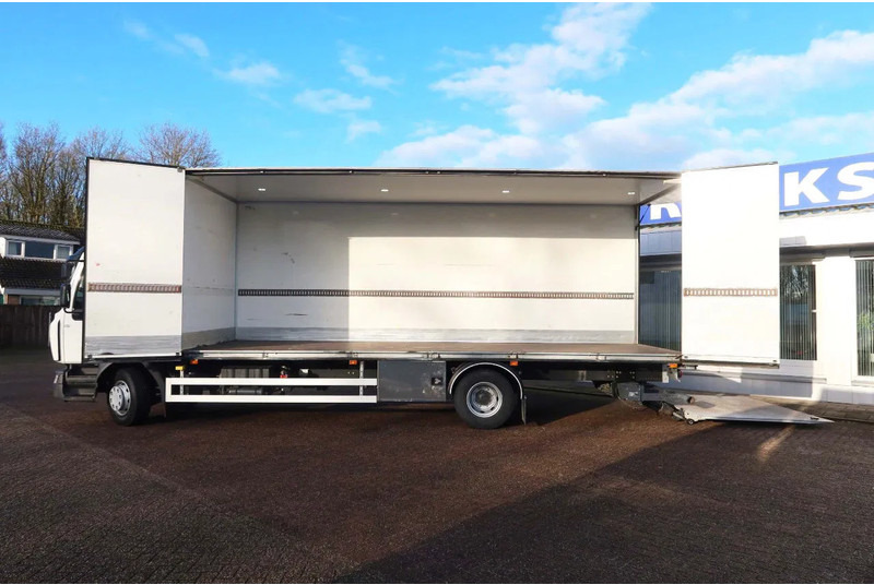 Renault D250 Bakwagen + Laadklep Deuren - Kamion vagonetë: foto 2 Renault D250 Bakwagen + Laadklep Deuren - Kamion vagonetë: foto 2